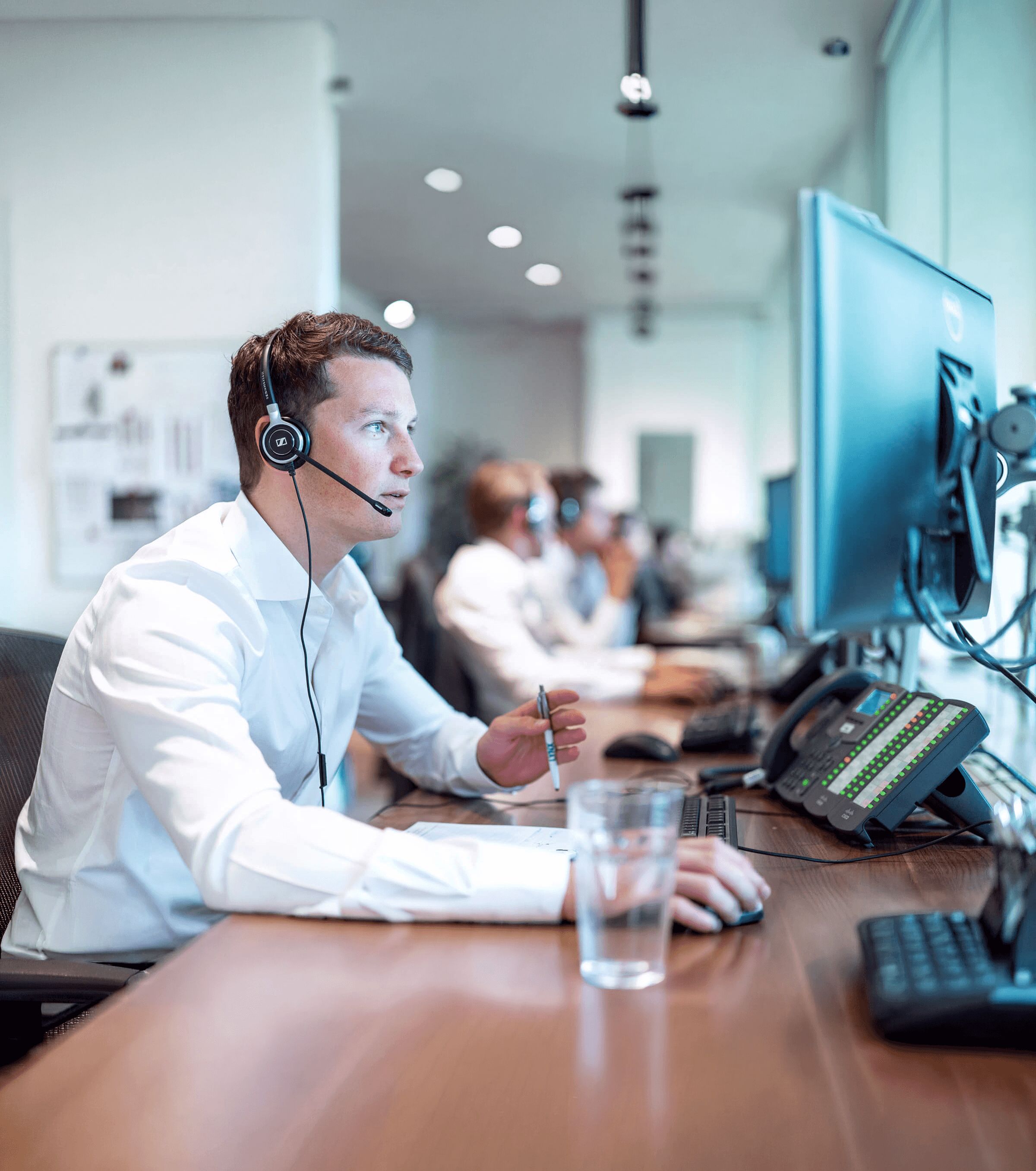 Deutschsprachiger LYNX-Spezialist unterstützt einen Kunden über TeamViewer Deutschsprachiger LYNX-Spezialist unterstützt einen Kunden über TeamViewer | IBKR über LYNX